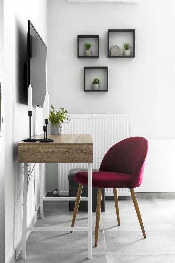 Behome 37 Thessaloniki 0*,